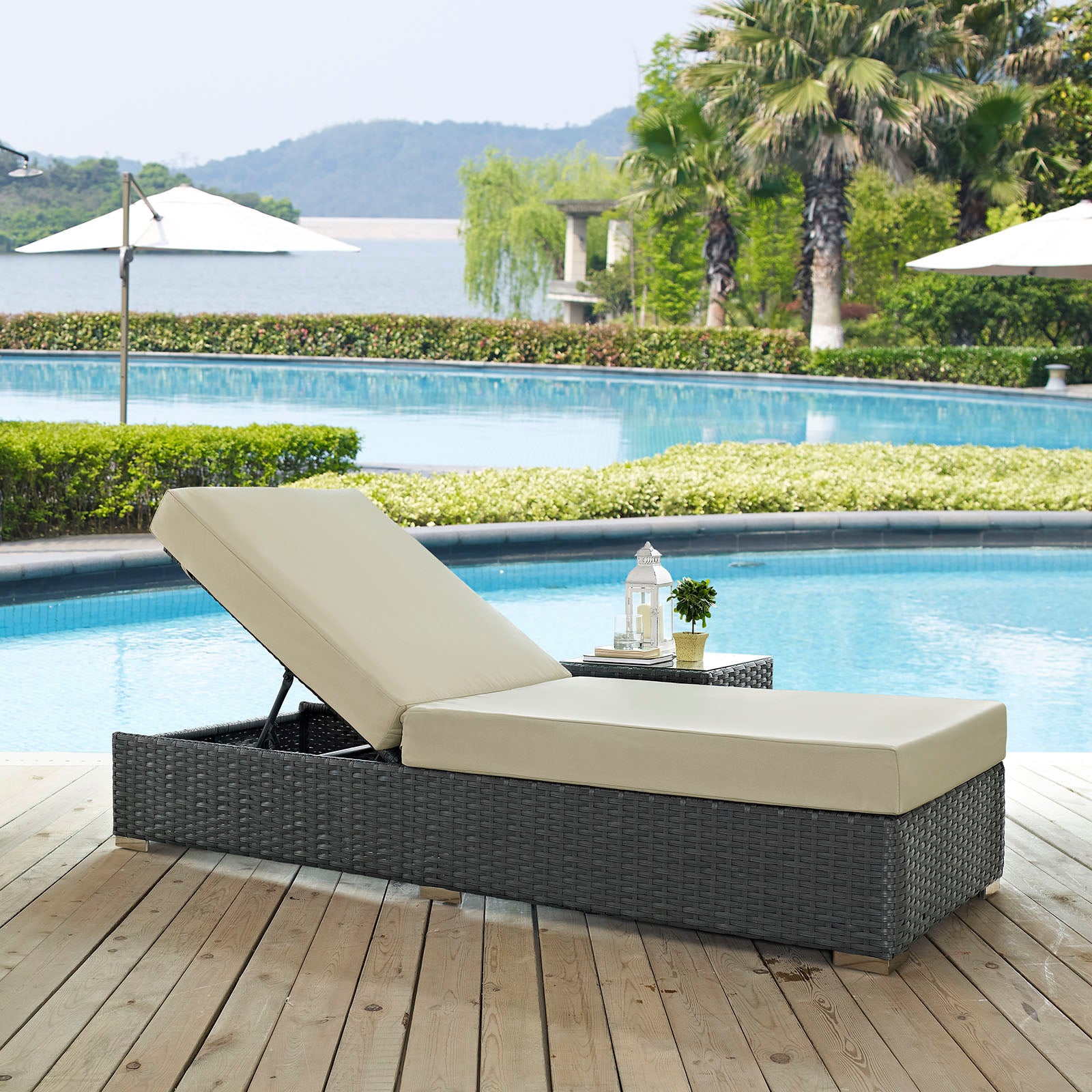 Sojourn Outdoor Patio Sunbrella® Chaise Lounge