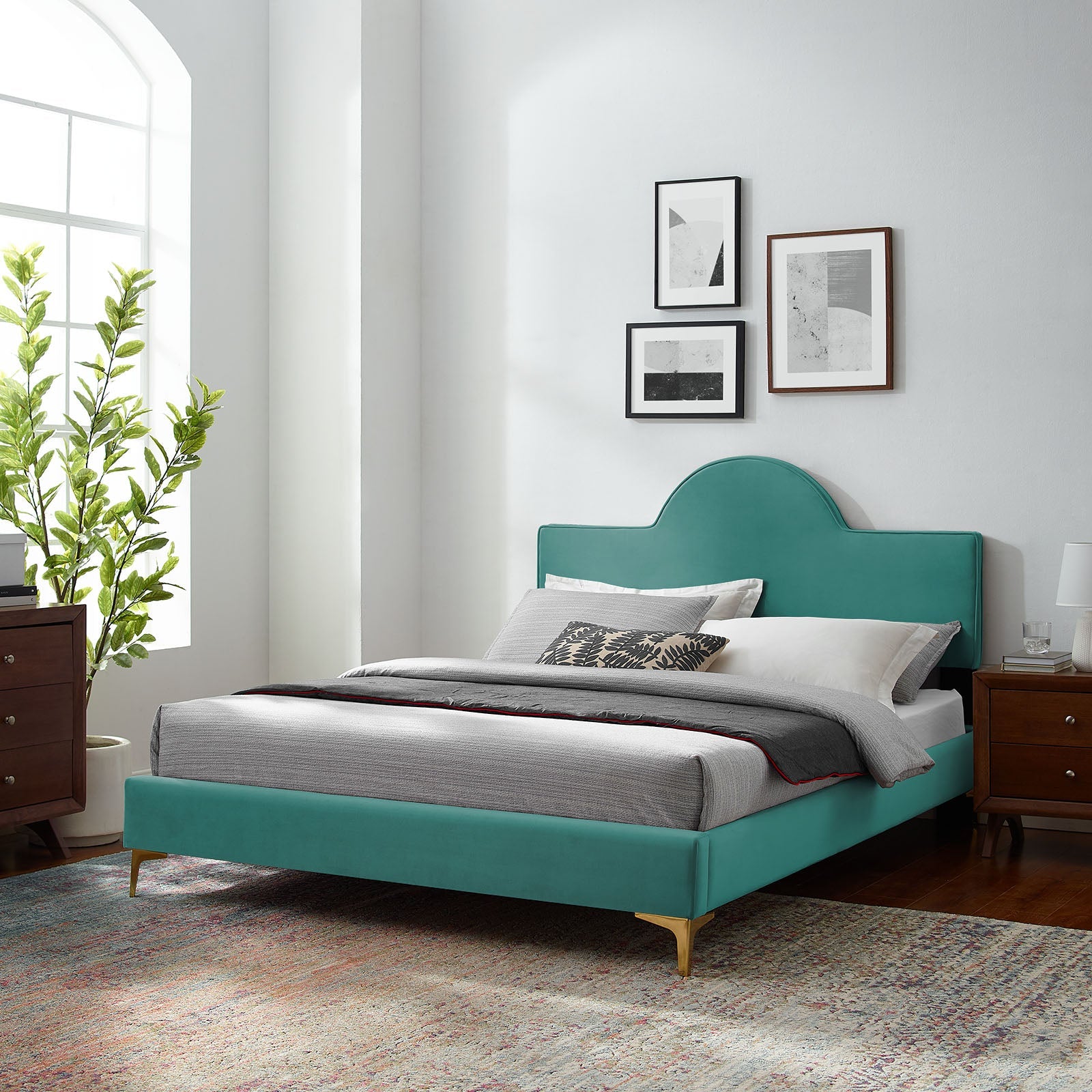 Sunny Performance Velvet Platform Bed