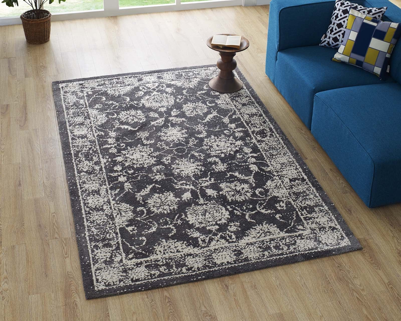 Kazia Distressed Floral Lattice Area Rug