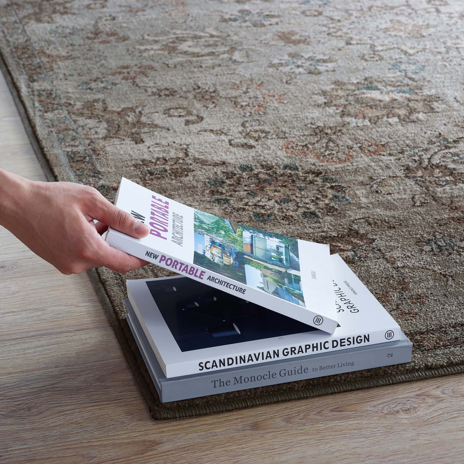 Hana Distressed Vintage Floral Lattice Area Rug