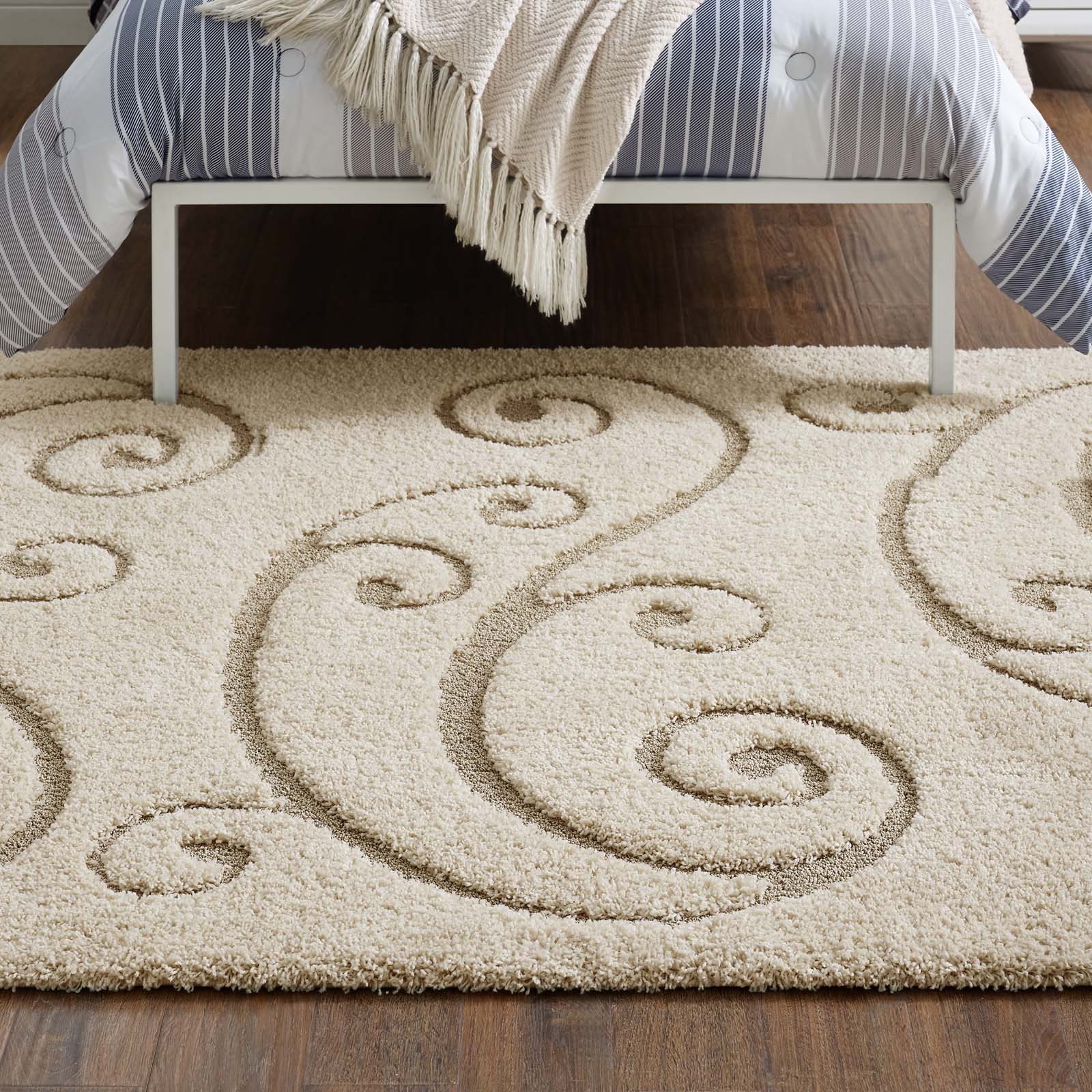 Jubilant Sprout Scrolling Vine 5x8 Shag Area Rug